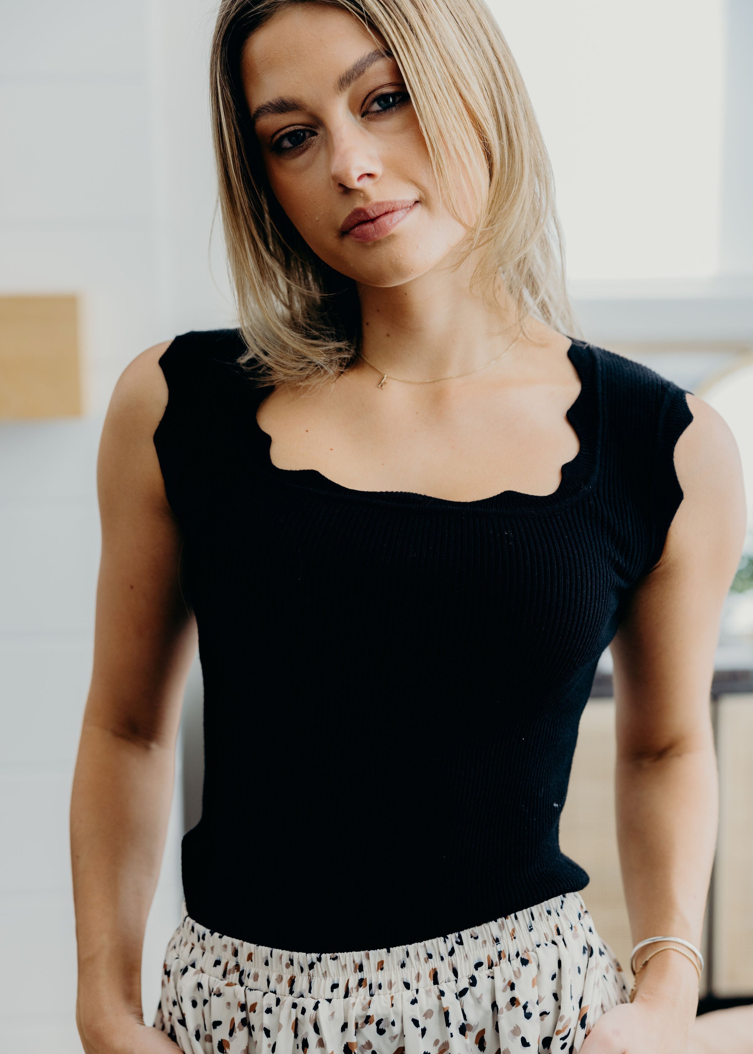 SWEATER TANK IN BLACK