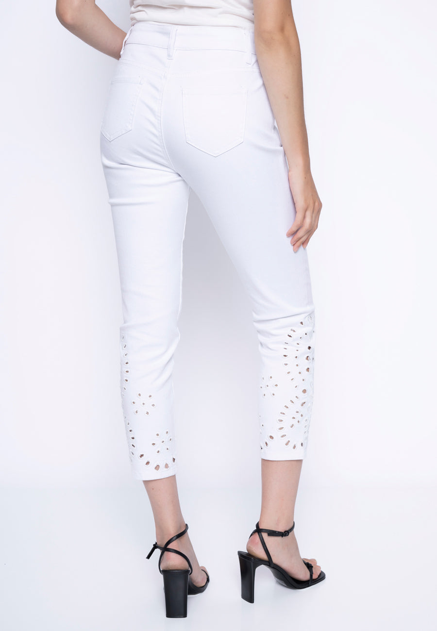 Eyelet-Ankles Cropped Jeans