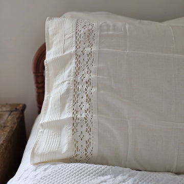 Vintage Style Crochet Lace and Pleated Edge Pillowcase Set Ivory