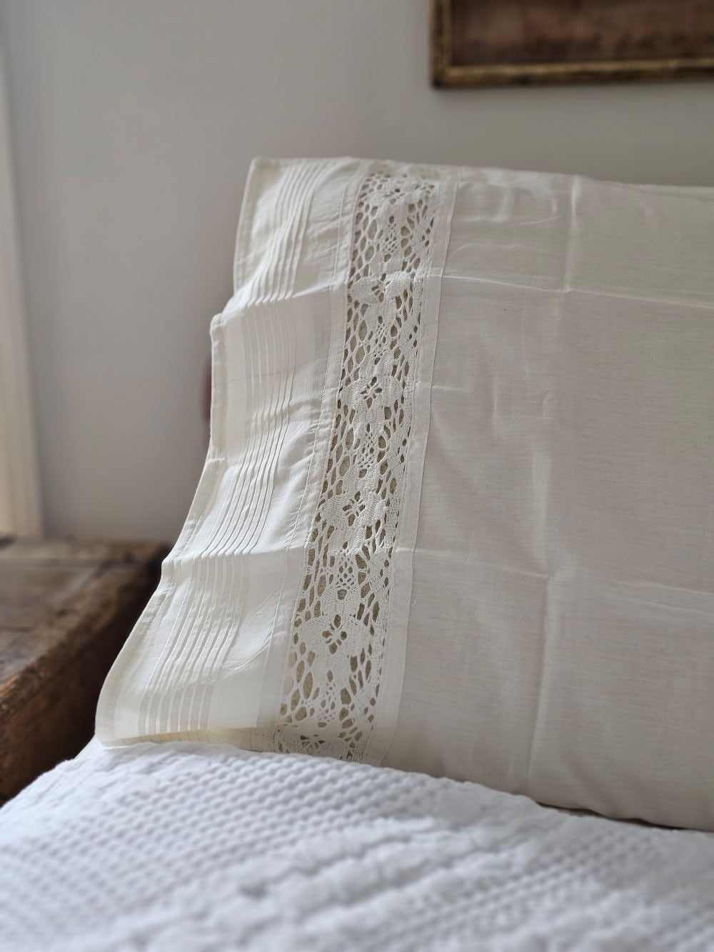 Vintage Style Crochet Lace and Pleated Edge Pillowcase Set Ivory